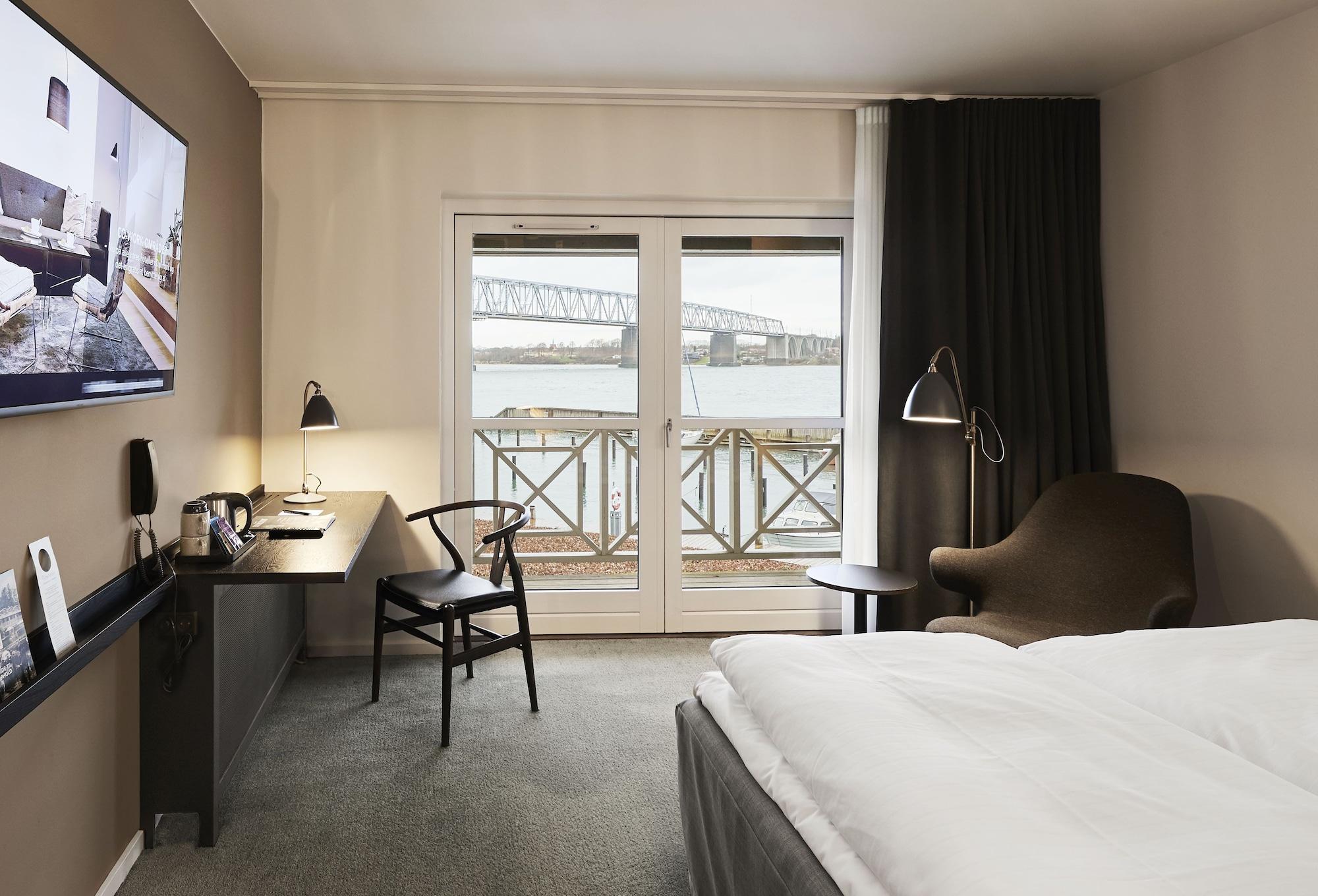 Comwell Kongebrogaarden Hotel มิดเดลฟาร์ท ภายนอก รูปภาพ